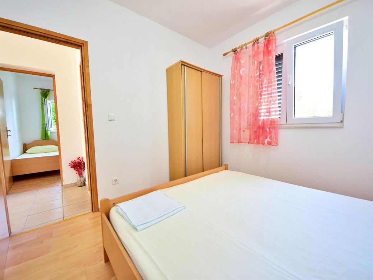Holiday Home Tina - Hvr501 By Interhome Gdinj Esterno foto